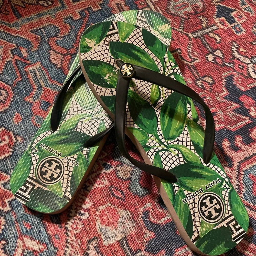 Tory Burch rubber flip flops - Picture 2 of 3